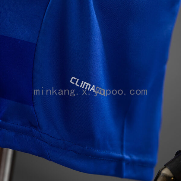 Camiseta Chelsea 2011/12 Local Manga Larga - detalle escudo del club