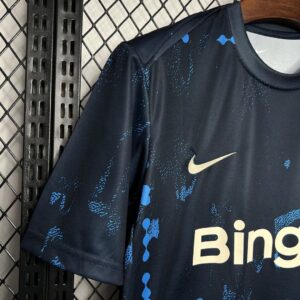 Camiseta Chelsea 2023/24 Pre-Partido - detalle escudo