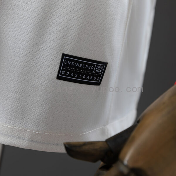 Camiseta Chelsea 2023/24 Tercera Manga Larga - detalle escudo