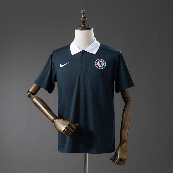 Camiseta Chelsea 2023/24 Entrenamiento Polo - detalle escudo