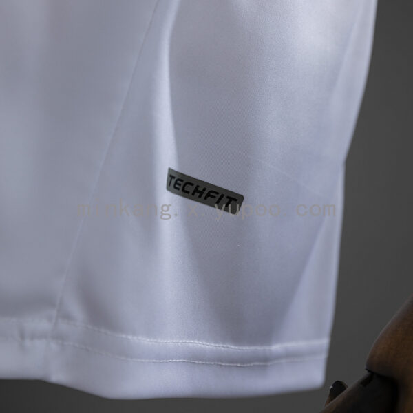 Camiseta Chelsea 2012 Retro Tercera - detalle escudo y logo Adidas