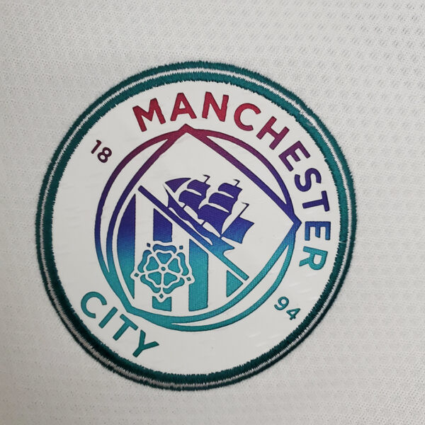 Camiseta Manchester City 2024/25 Visita - detalle escudo