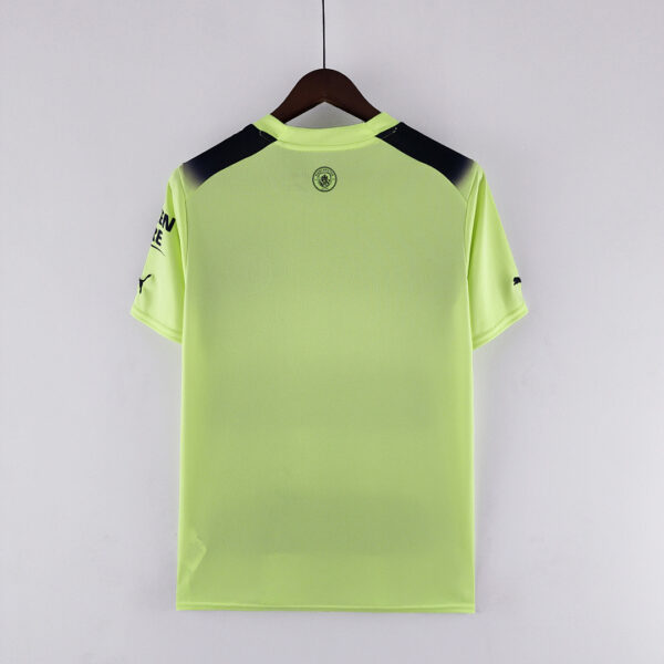Camiseta Manchester City 2023/24 Tercera - detalle escudo