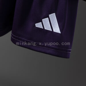 Camiseta Manchester United 2023/24 Visita Nino - detalle escudo