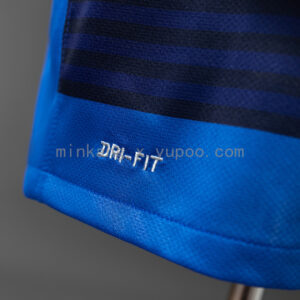 Camiseta Manchester United 2011/12 Retro Visita - detalle escudo