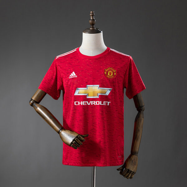 Camiseta Manchester United 2021 Retro Local - detalle escudo