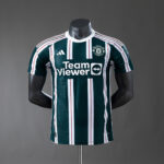 Camiseta Manchester United 2022/23 Visita - detalle escudo