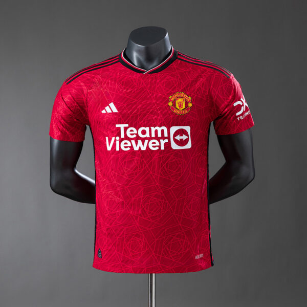 Camiseta Manchester United 2023/24 Local Versión Jugador - detalle escudo
