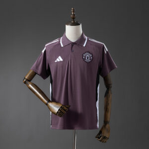 Camiseta Manchester United 2024/25 Polo - detalle escudo