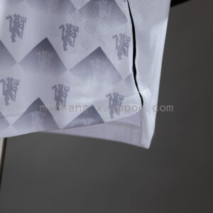 Camiseta Manchester United 1990/92 Visita Retro - detalle del logotipo Adidas en el pecho