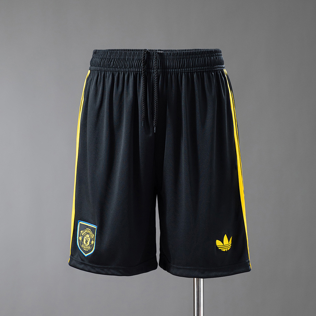 Camiseta Manchester United 2023/24 Tercera - detalle escudo