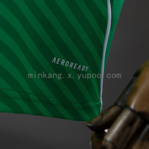 Camiseta Newcastle United 2023/24 Visita - detalle escudo