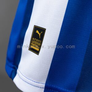 Camiseta Deportivo Alavés 2020/21 Local — detalle logo Puma