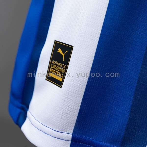 Camiseta Deportivo Alavés 2020/21 Local — detalle logo Puma