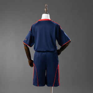 Camiseta Nottingham Forest 2023/24 Tercera - detalle escudo