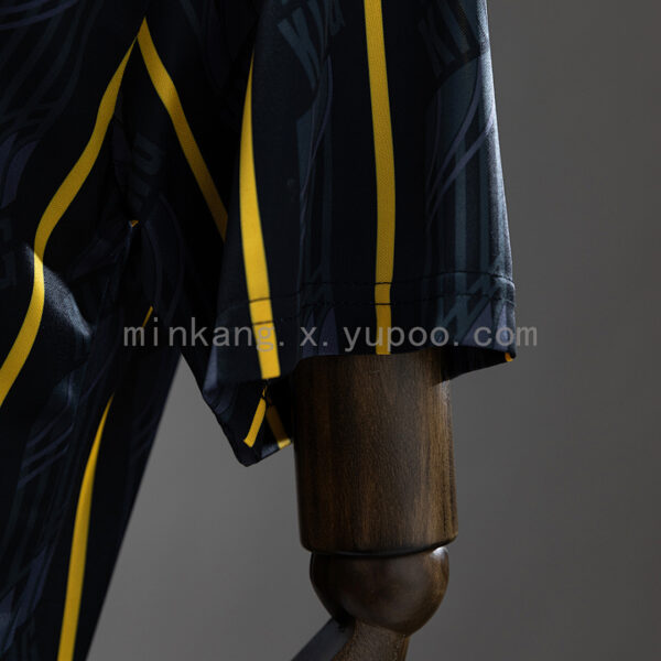 Camiseta Sheffield Wednesday 1993 Visita - detalle escudo del búho y logo Puma