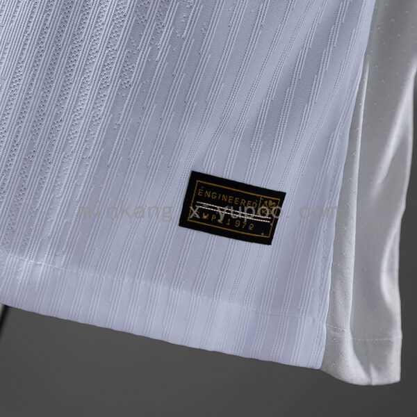 Camiseta Tottenham Hotspur 2024/25 Pre-Match - detalle escudo