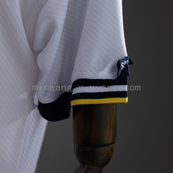 Camiseta Tottenham Hotspur 1994/95 Retro Local - detalle escudo