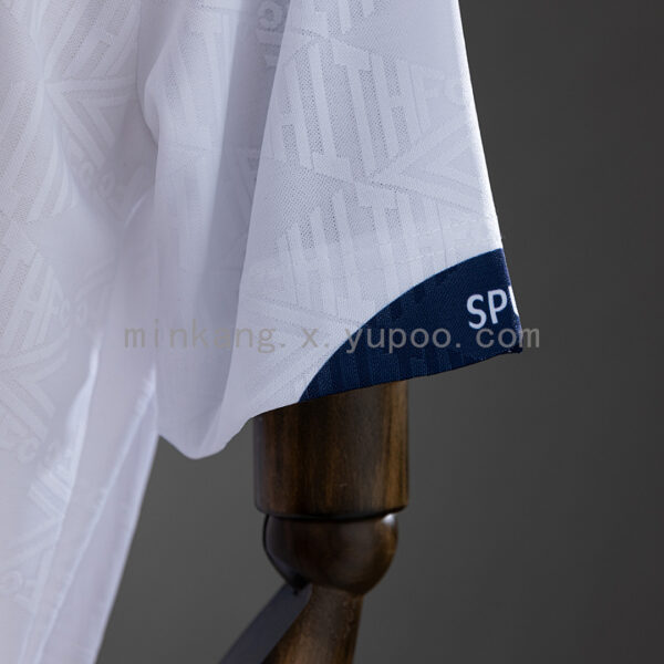 Camiseta Tottenham Hotspur 1994 Retro Local - detalle cuello y escudo