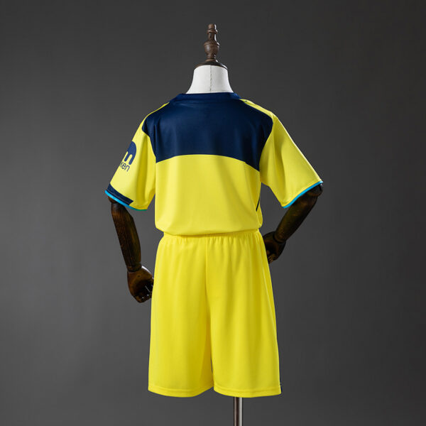 Camiseta Tottenham 2024/25 Tercera - detalle escudo