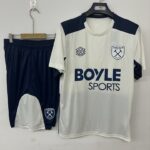 Camiseta West Ham United 2023/24 Entrenamiento - detalle escudo