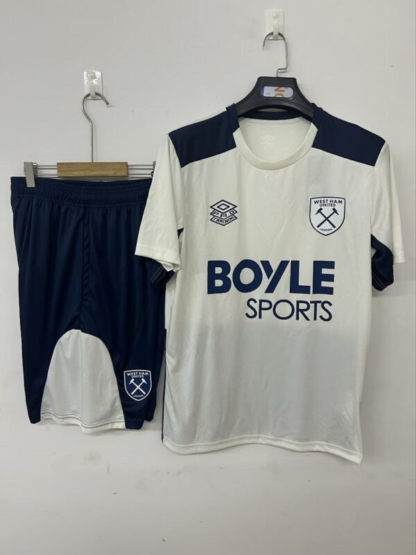 Camiseta West Ham United 2023/24 Entrenamiento - detalle escudo