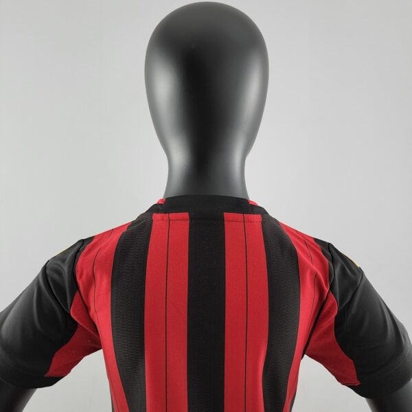 Camiseta AC Milan 2014/15 Retro Local Niño - detalle escudo