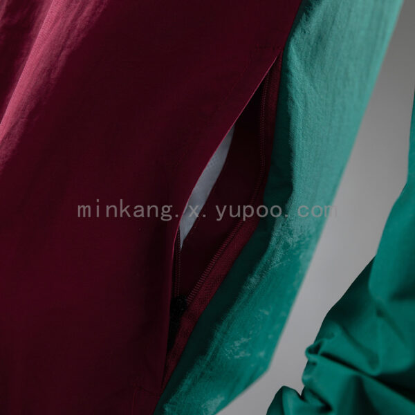 Camiseta Fluminense 2024 Cortaviento — detalle escudo