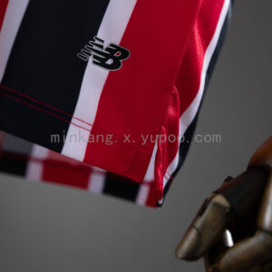 Camiseta Sao Paulo 2024/25 Visita — detalle escudo