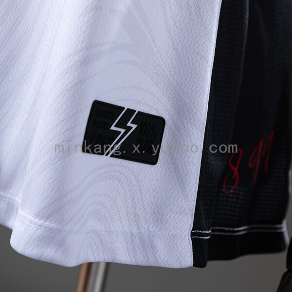 Camiseta Vitoria 2024 Visitante Mujer — detalle escudo
