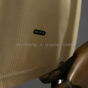 Camiseta Arsenal 2001/02 Retro Visita Manga Larga - detalle escudo