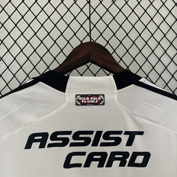 Camiseta Colo Colo 2024 Local - detalle escudo