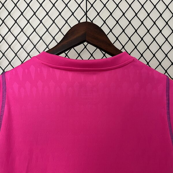 Camiseta Colo Colo 2023/24 Arquero - detalle escudo