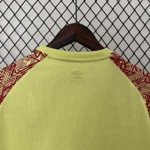Camiseta Fluminense 2023/24 Arquero — detalle escudo