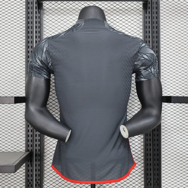 Camiseta Flamengo 2024/25 Tercera Versión Jugador — detalle escudo