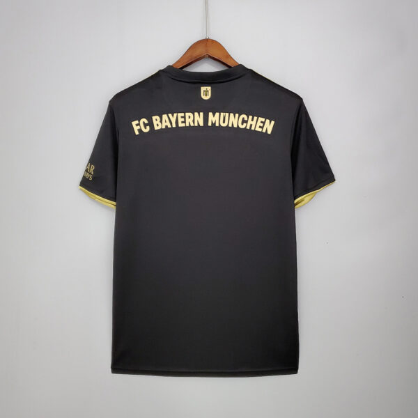 Camiseta FC Bayern München 2023/24 Visita - detalle logo Adidas en el pecho