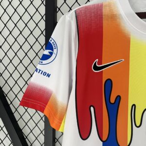 Camiseta Brighton 2023/24 Entrenamiento - detalle escudo