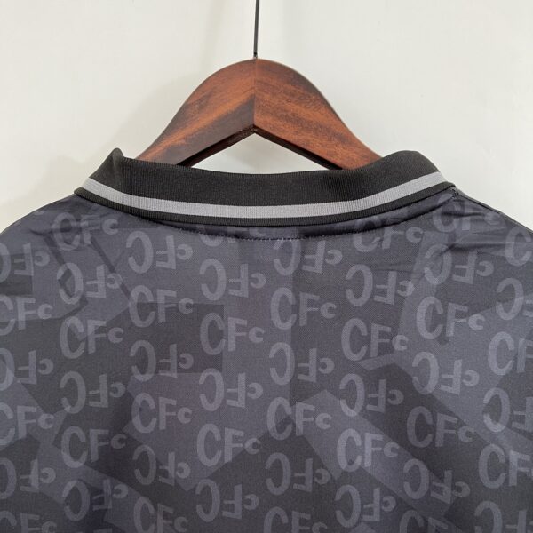 Camiseta Chelsea 1990 Retro - detalle escudo