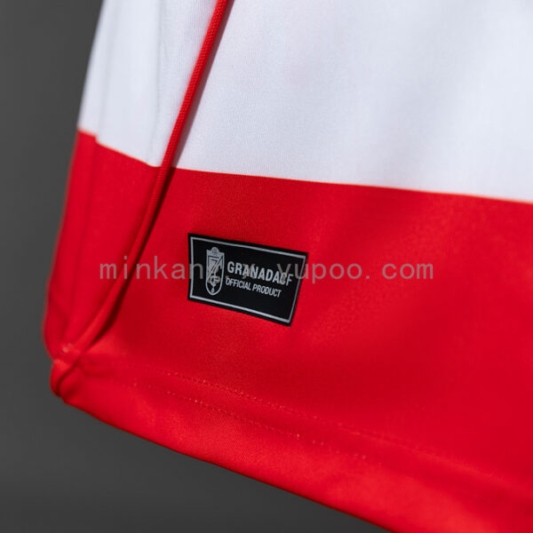 Camiseta Granada 2024/25 Local — detalle escudo