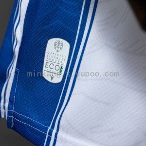 Camiseta Levante UD 2023/24 Visita — detalle escudo