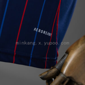 Camiseta Olympique Lyonnais 2023/24 Visita - detalle escudo