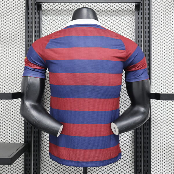 Camiseta Newcastle United 2023/24 Tercera Versión Jugador - detalle escudo