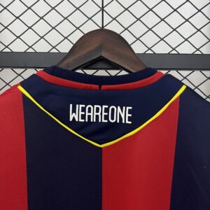 Camiseta Bologna 2023/24 Local - detalle escudo