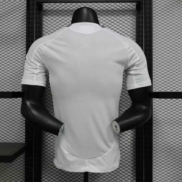 Camiseta Aston Villa 2023/24 Visita Versión Jugador - detalle escudo