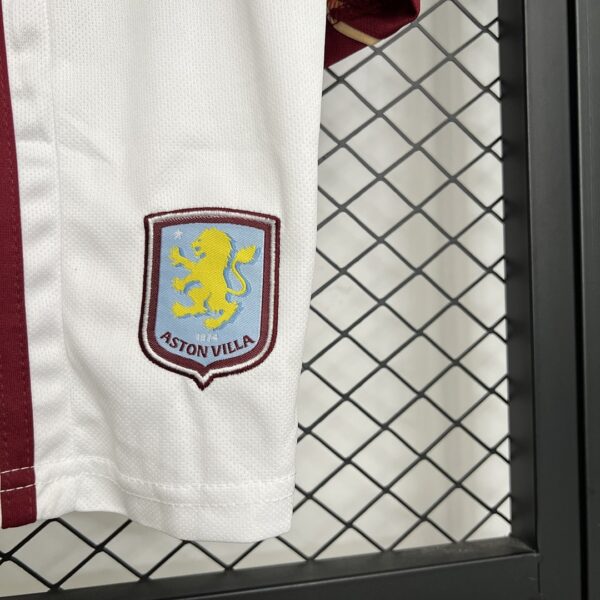 Camiseta Aston Villa 2024/25 Local - detalle escudo