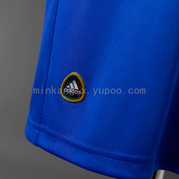 Camiseta Universidad de Chile 2011 Retro Local Manga Larga - detalle escudo