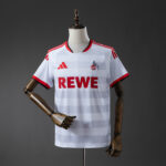Camiseta 1. FC Köln 2023/24 Local - detalle escudo