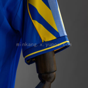 Camiseta 1. FC Köln 1988/89 Retro Local - detalle del escudo del 1. FC Köln