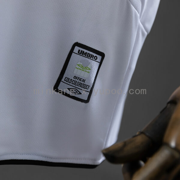 Camiseta Colo Colo 2006 Retro Local - detalle escudo