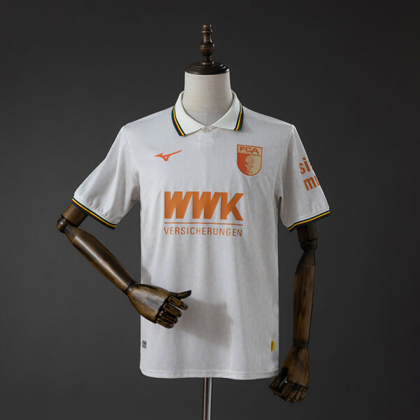 Camiseta FC Augsburg 2023/24 Visita - detalle escudo